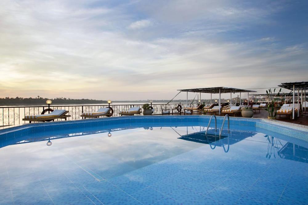 Nile Cruise 3 Nights From Aswan To Luxor Every Friday, Monday And Wednesday With Tours ภายนอก รูปภาพ