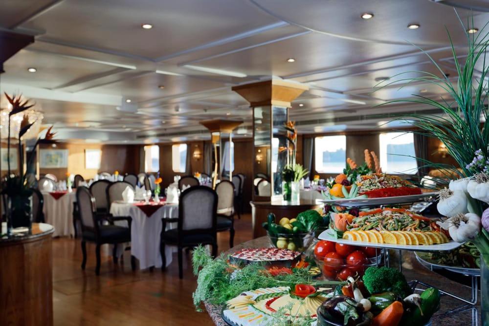 Nile Cruise 3 Nights From Aswan To Luxor Every Friday, Monday And Wednesday With Tours ภายนอก รูปภาพ
