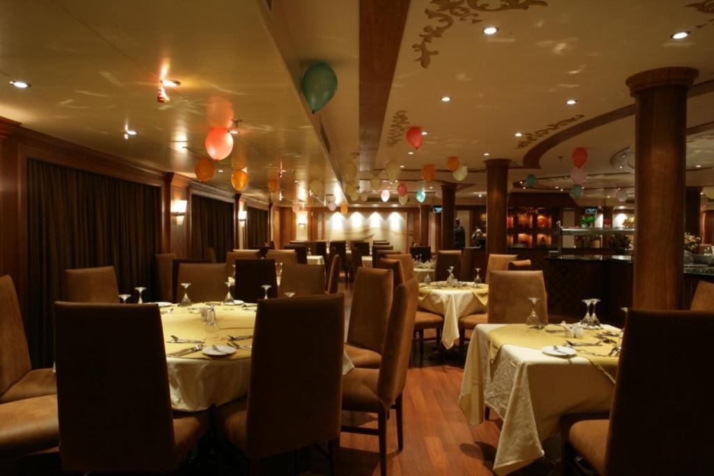 Nile Cruise 3 Nights From Aswan To Luxor Every Friday, Monday And Wednesday With Tours ภายนอก รูปภาพ